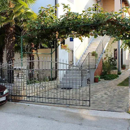 With A Parking Space Novigrad - 2536 Novigrad (Istria)
