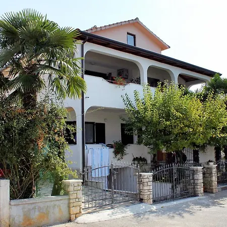 With Parking Space Novigrad - 2536 Daire