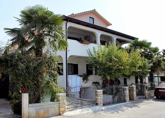 With Parking Space Novigrad - 2536 Daire