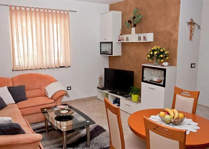 With Parking Space Novigrad - 2536 Daire Novigrad Istria