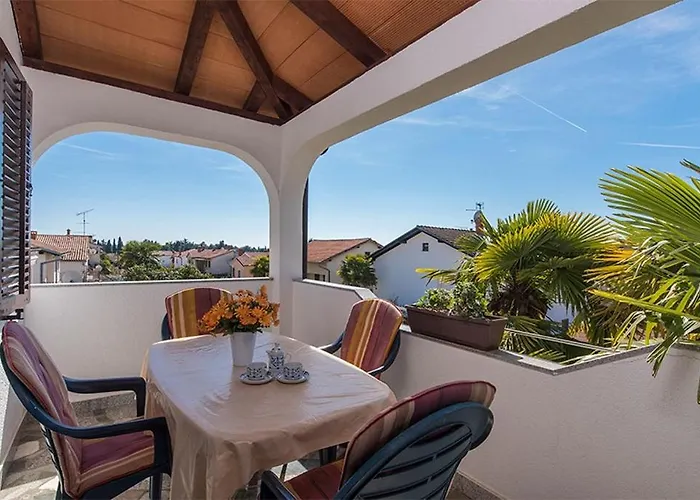 With Parking Space Novigrad - 2536 Daire Novigrad Istria