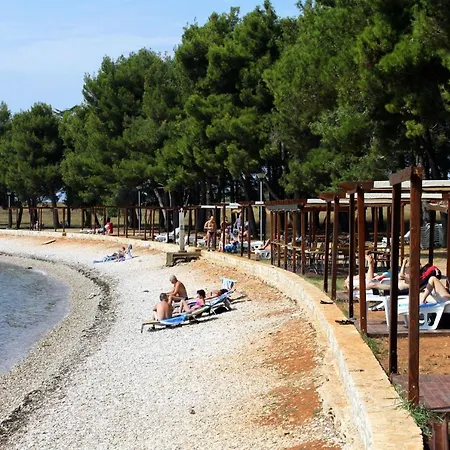 With Parking Space Novigrad - 2536 דירה *