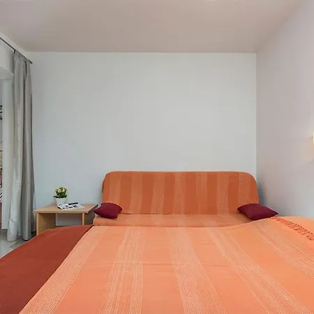 With Parking Space Novigrad - 2536 Appartement *